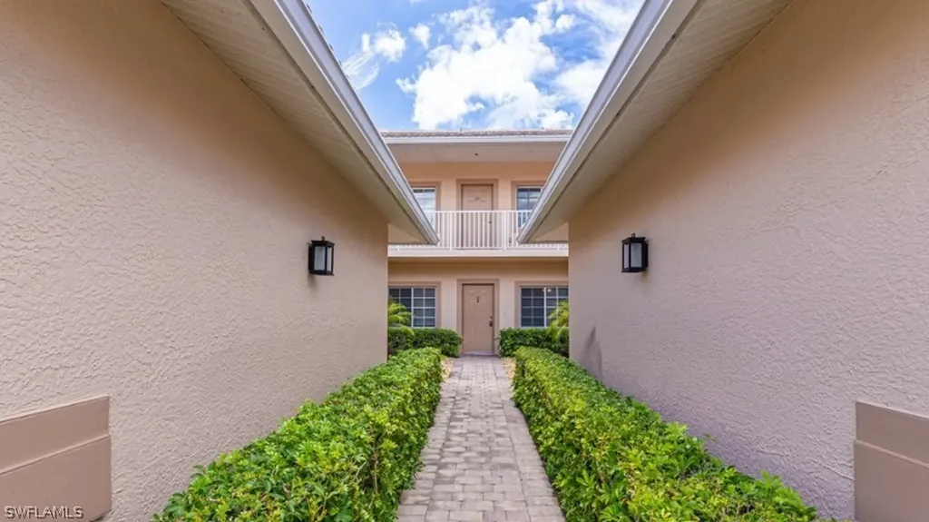 9113 Michael Circle Naples FL 34113