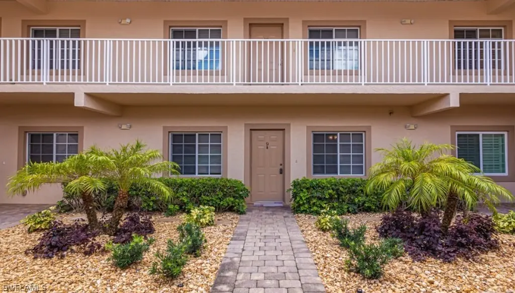 9113 Michael Circle Naples FL 34113