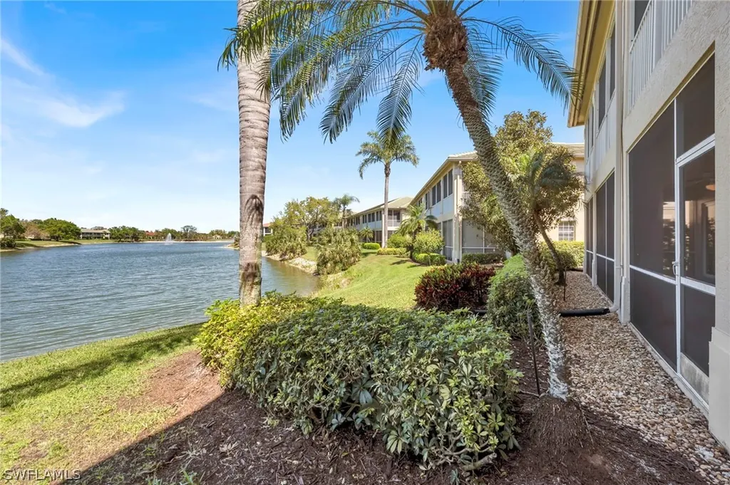 Naples FL, 600 Vintage Reserve Lane, Unit 22B
