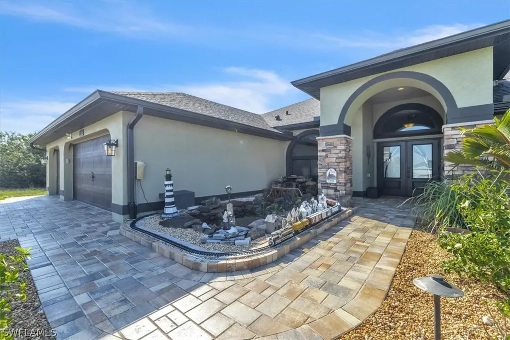 330 NE 20th Street Cape Coral FL 33909