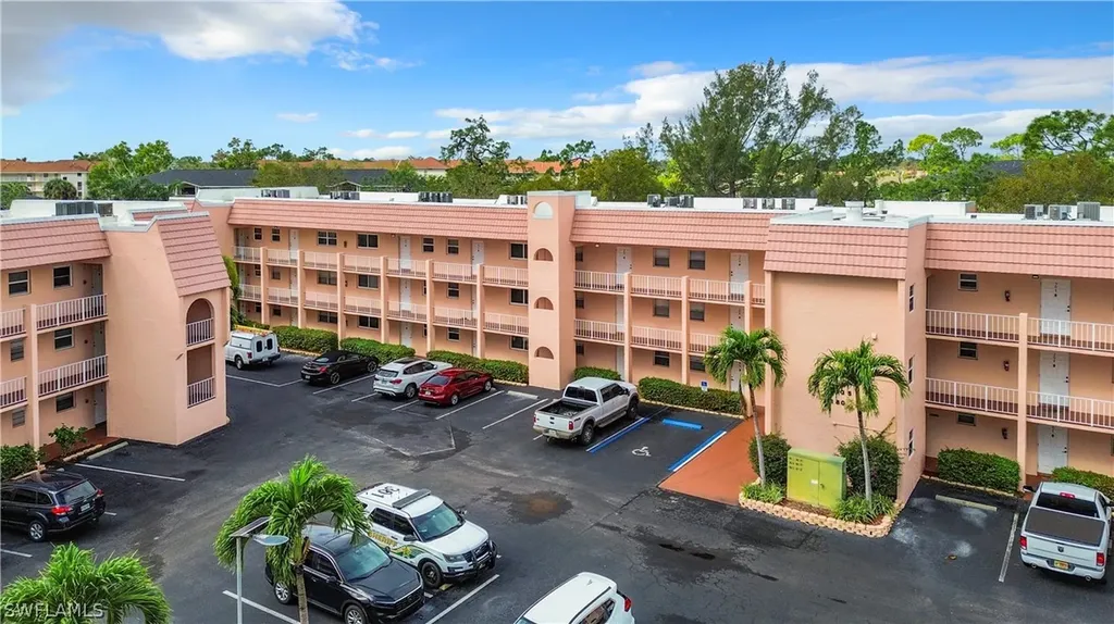 180 Turtle Lake Court Naples FL 34105