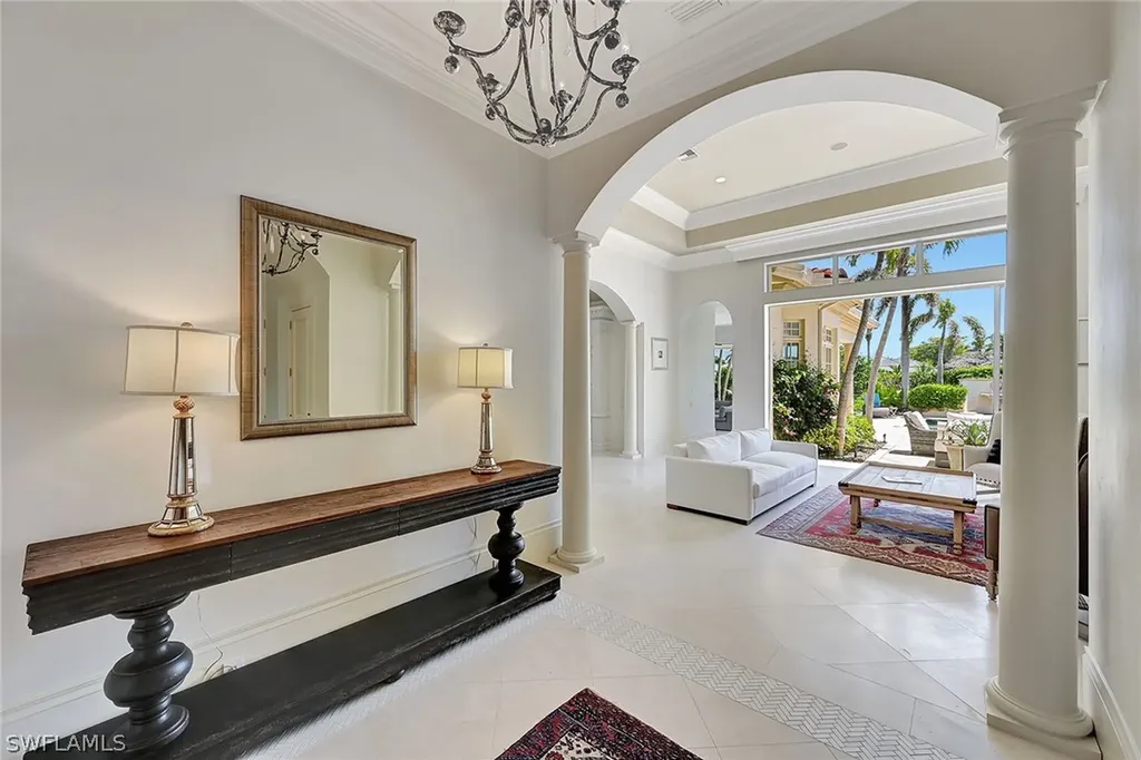 2052 Isla Vista Lane Naples FL 34105