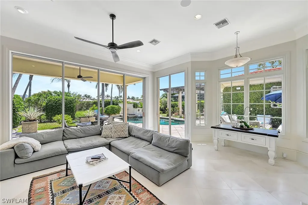 2052 Isla Vista Lane Naples FL 34105