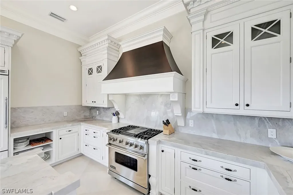 2052 Isla Vista Lane Naples FL 34105