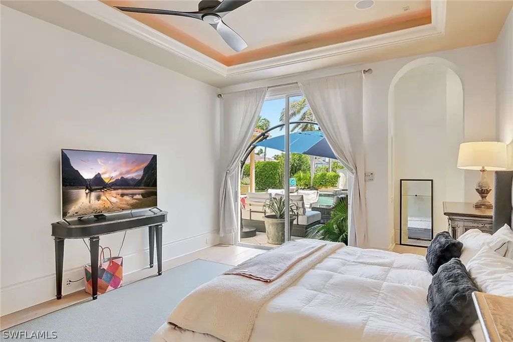 2052 Isla Vista Lane Naples FL 34105
