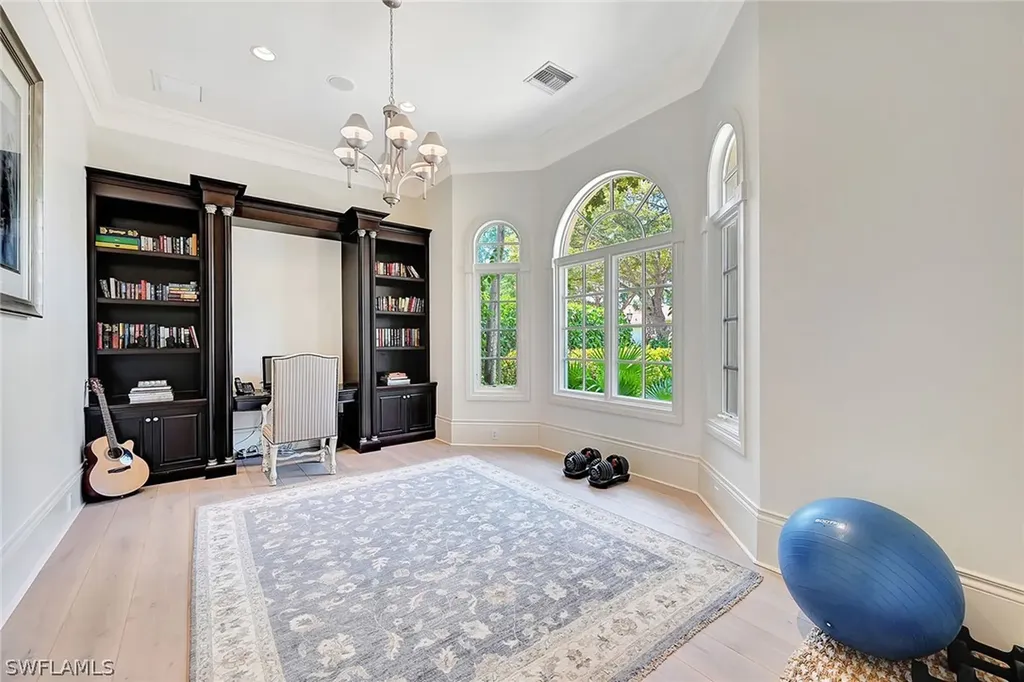 2052 Isla Vista Lane Naples FL 34105