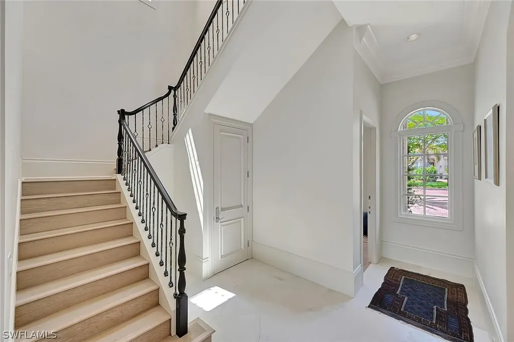 2052 Isla Vista Lane Naples FL 34105