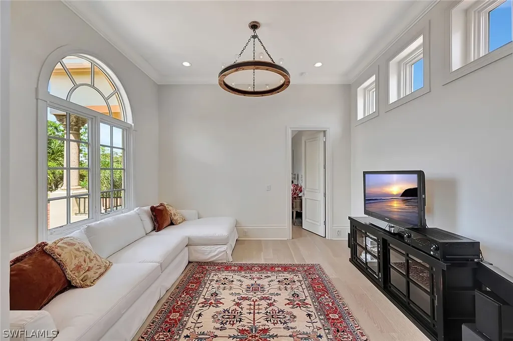 2052 Isla Vista Lane Naples FL 34105