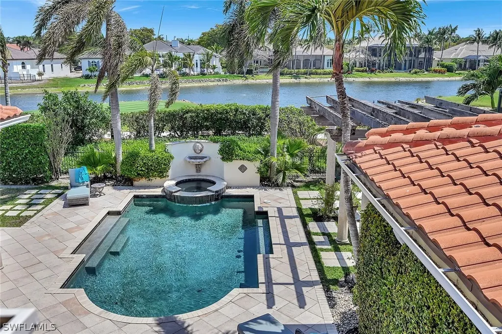 2052 Isla Vista Lane Naples FL 34105