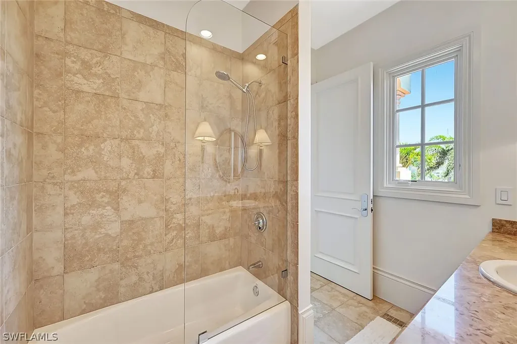 2052 Isla Vista Lane Naples FL 34105