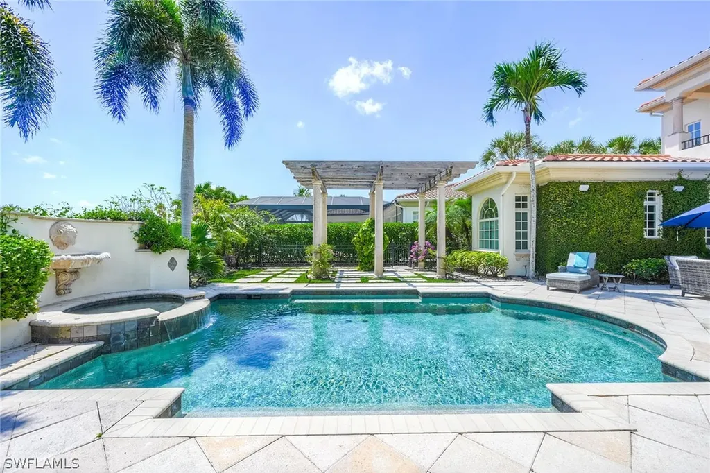 2052 Isla Vista Lane Naples FL 34105