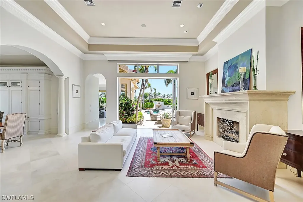 2052 Isla Vista Lane Naples FL 34105
