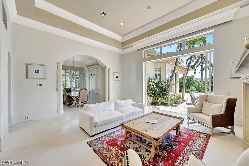 2052 Isla Vista Lane Naples FL 34105