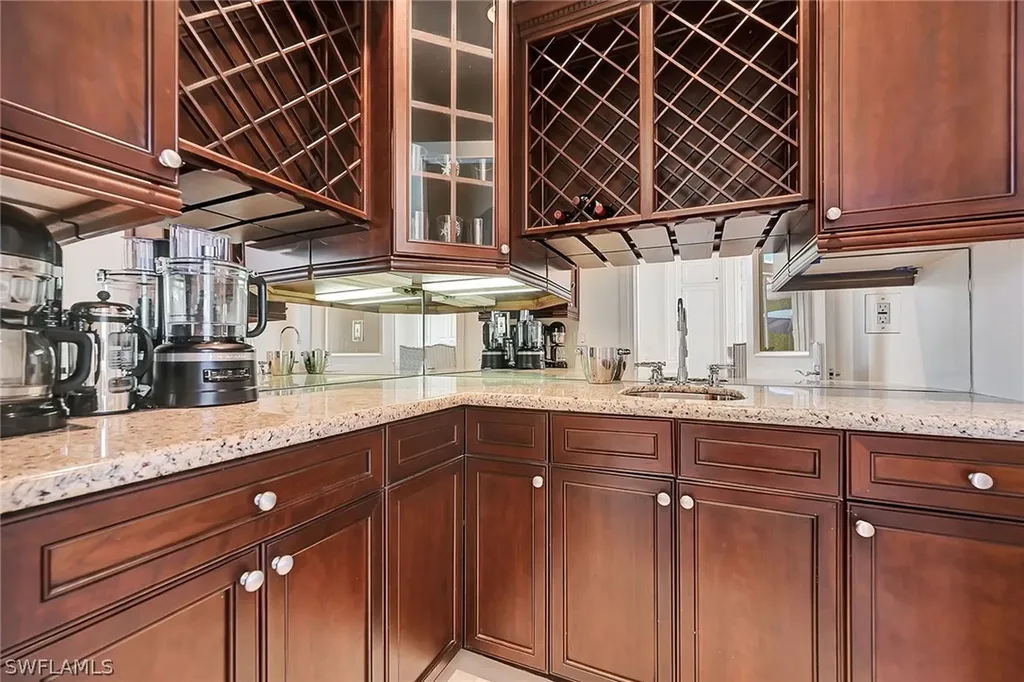 2052 Isla Vista Lane Naples FL 34105