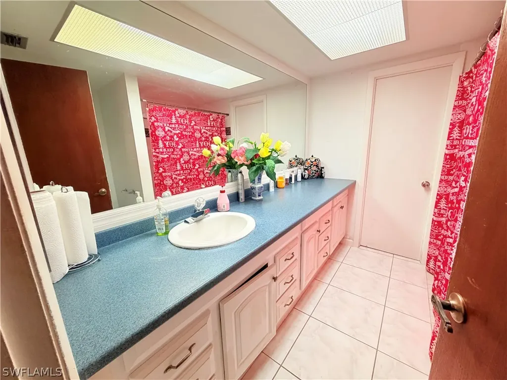 1439 SE 15th Street Cape Coral FL 33990