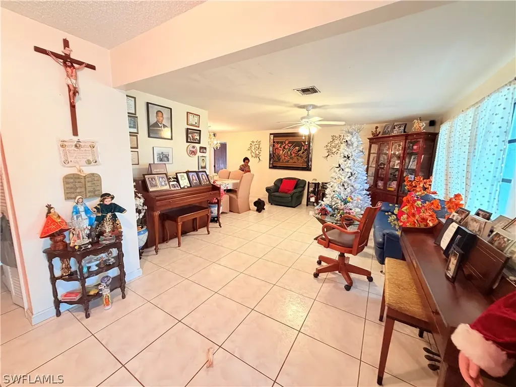 1439 SE 15th Street Cape Coral FL 33990