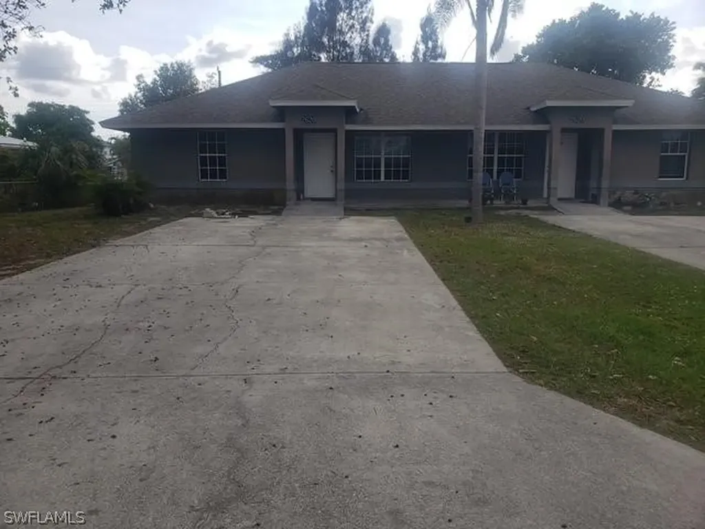 2620 Storter Avenue Naples FL 34112