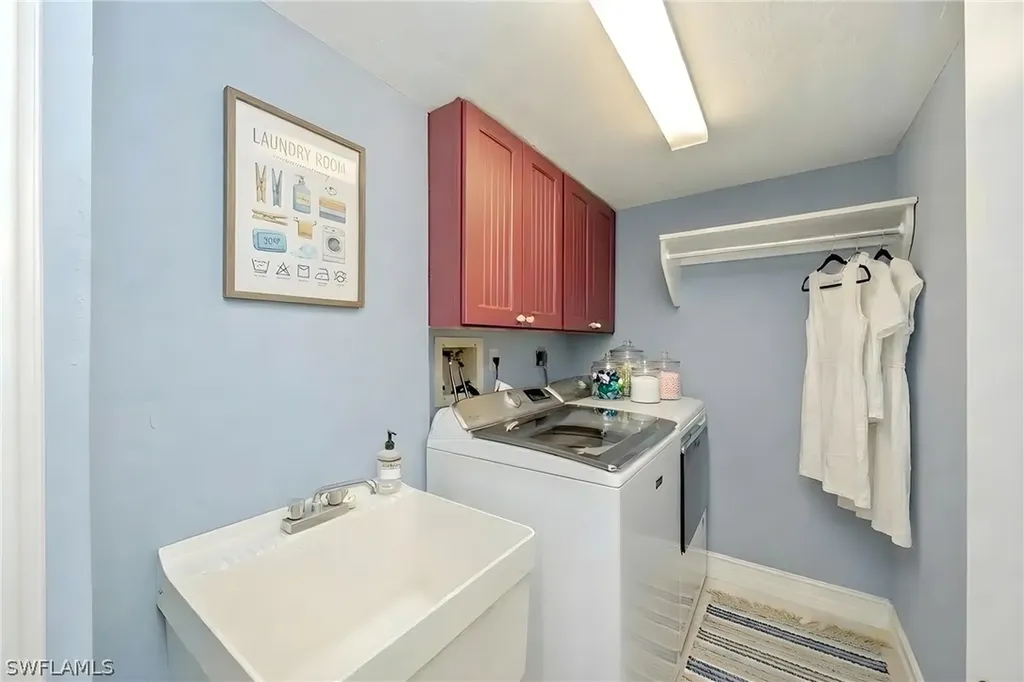 9653 Gulf Shore Drive Naples FL 34108