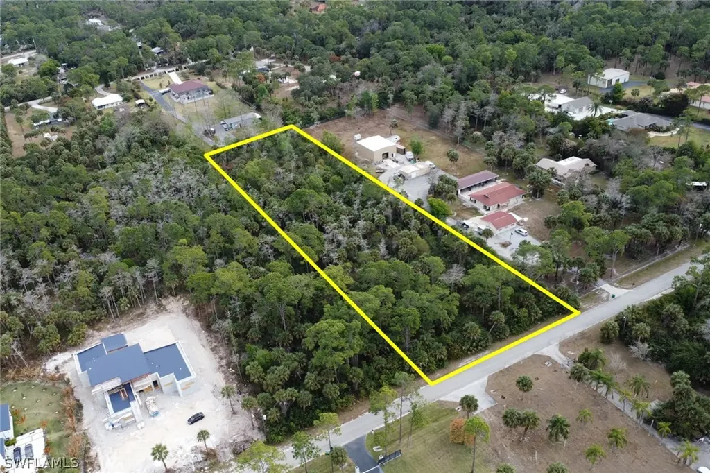 320 3rd Street NW Naples FL 34120