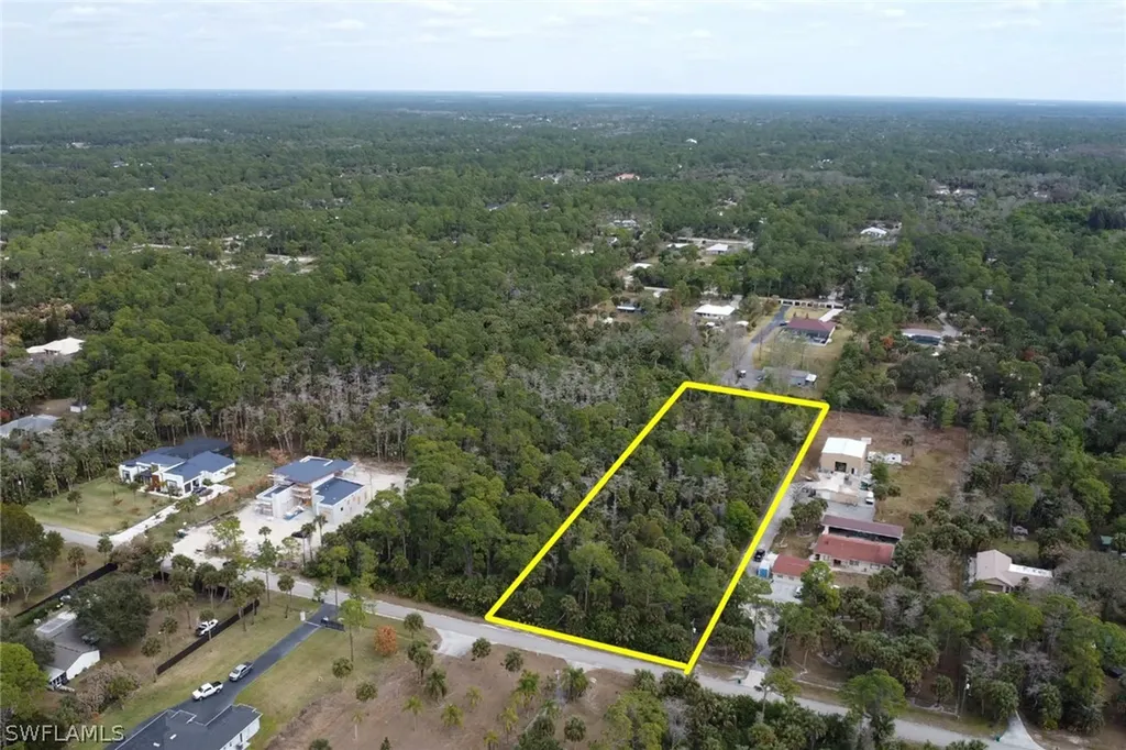 320 3rd Street NW Naples FL 34120