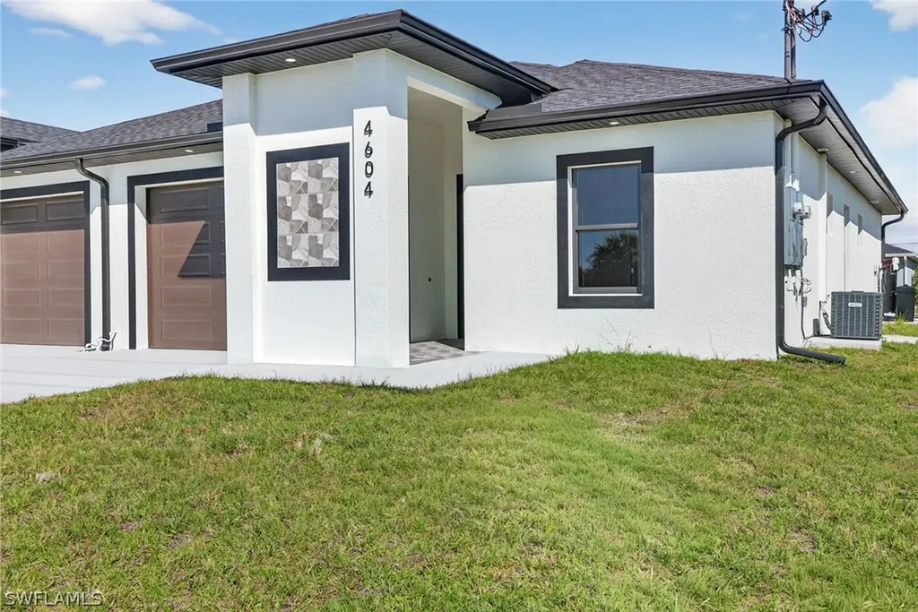 4604/4606 Golfview Boulevard Lehigh Acres FL 33973