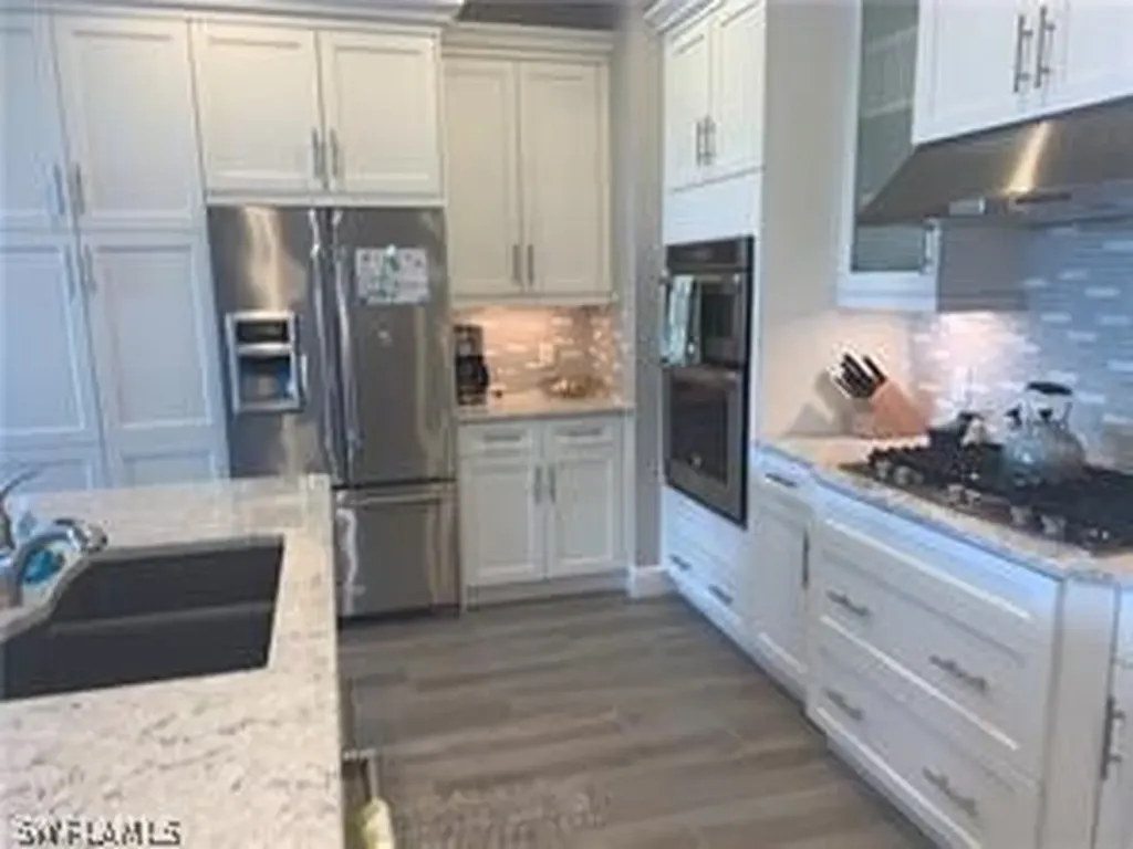 16390 Viansa Way Naples FL 34110