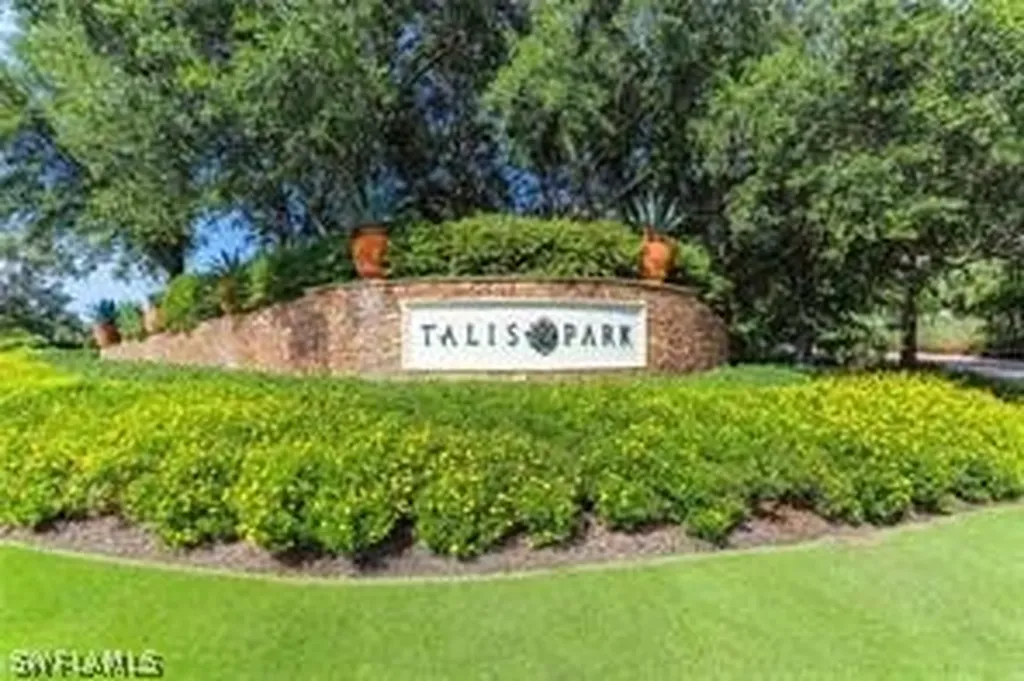 16390 Viansa Way Naples FL 34110
