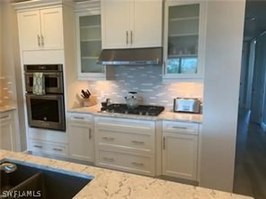 16390 Viansa Way Naples FL 34110
