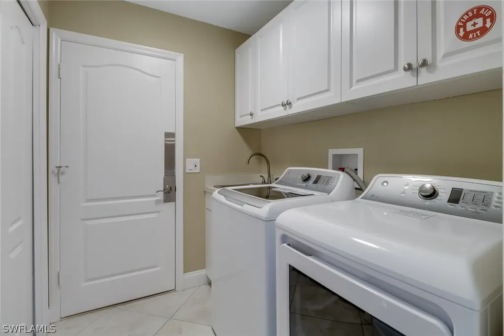 1466 Vintage Lane Naples FL 34104