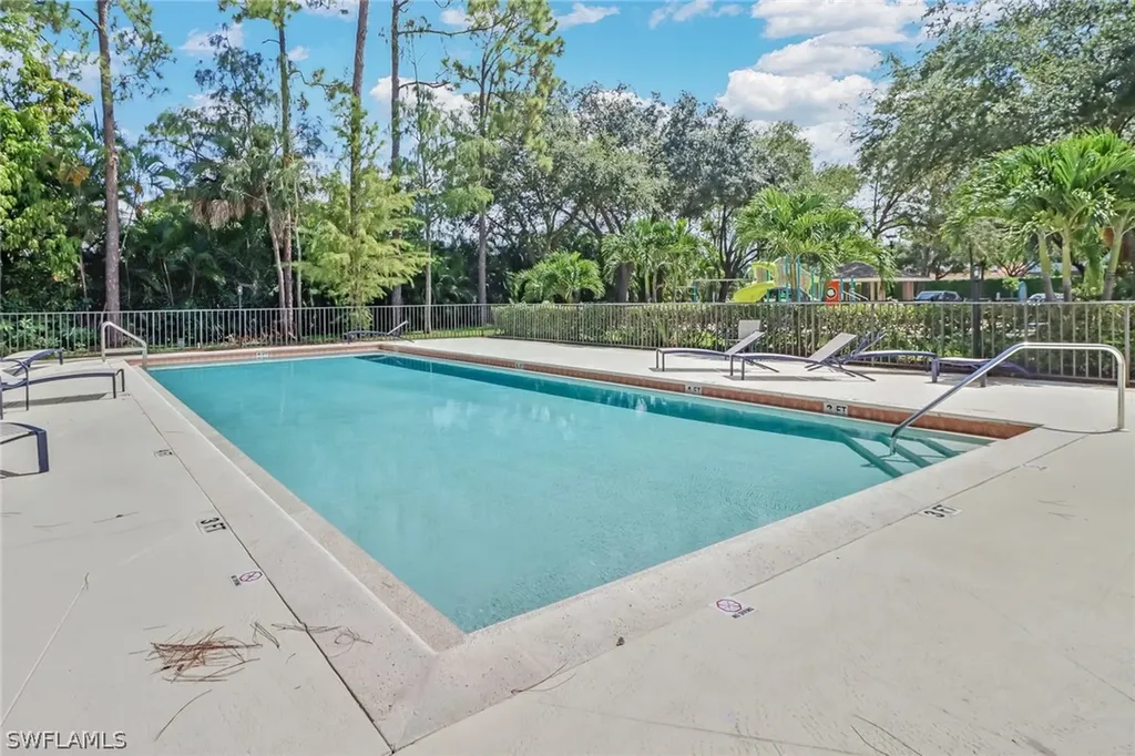 1466 Vintage Lane Naples FL 34104