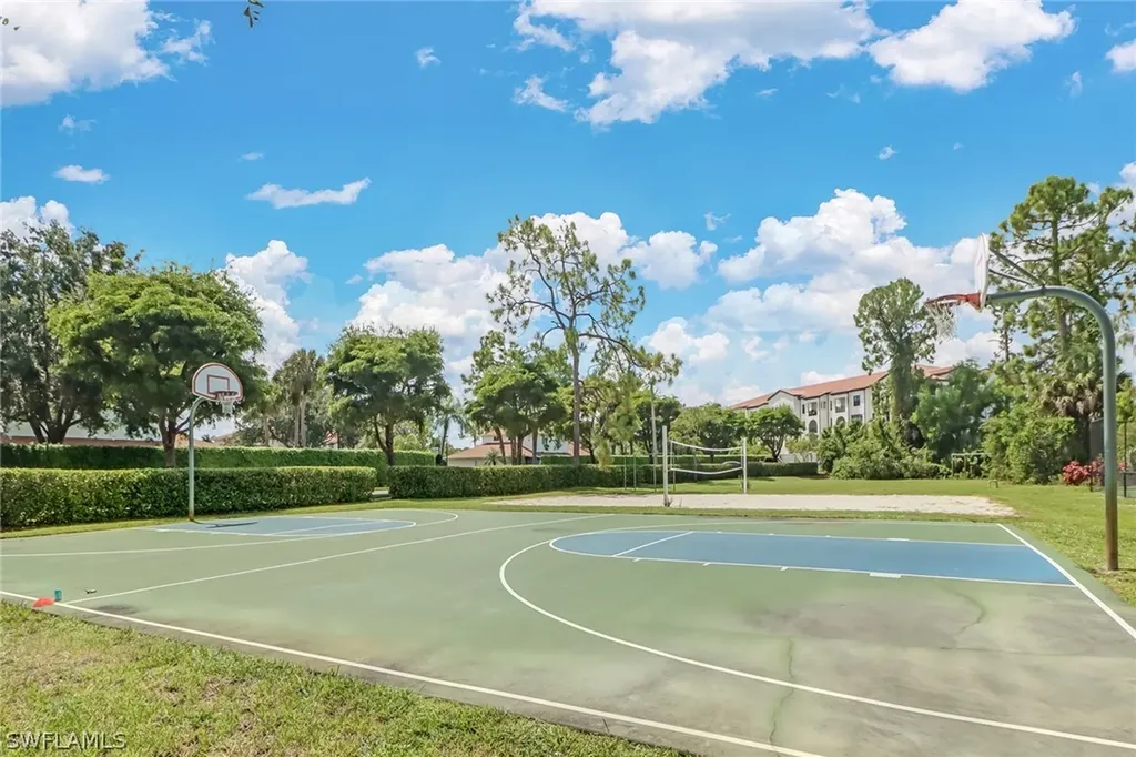 1466 Vintage Lane Naples FL 34104