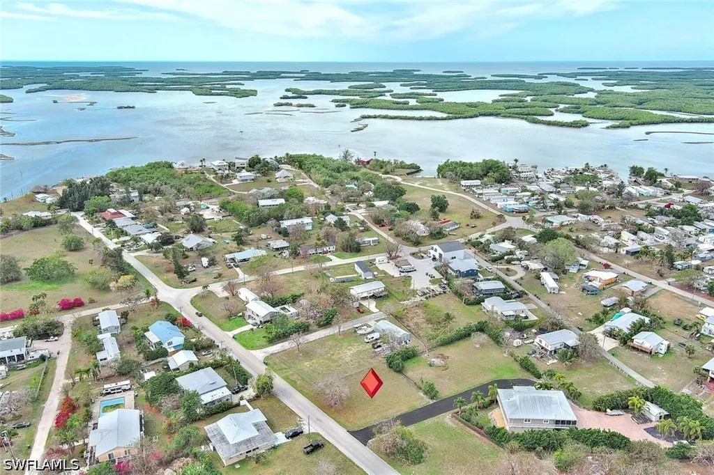 261 Smallwood Drive Chokoloskee FL 34138