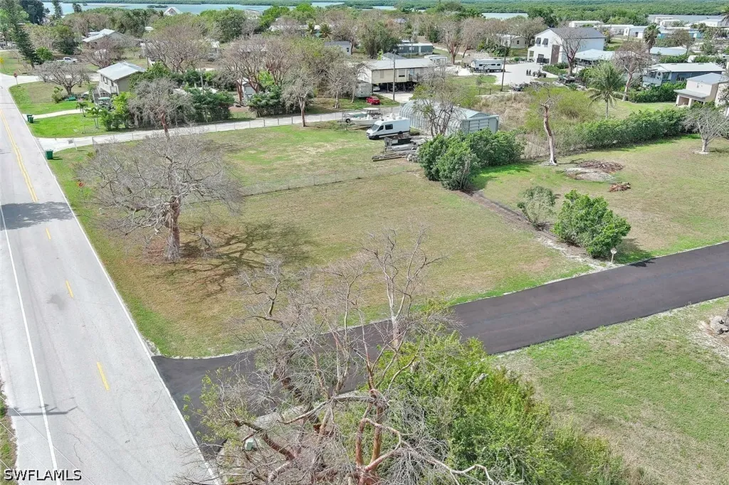 261 Smallwood Drive Chokoloskee FL 34138