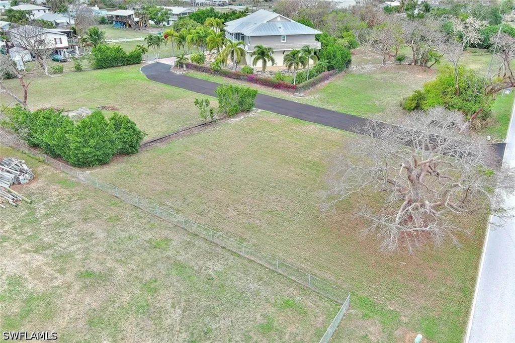 261 Smallwood Drive Chokoloskee FL 34138