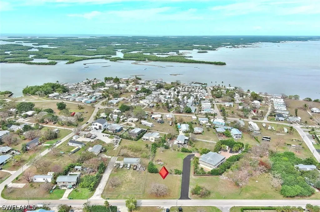 261 Smallwood Drive Chokoloskee FL 34138