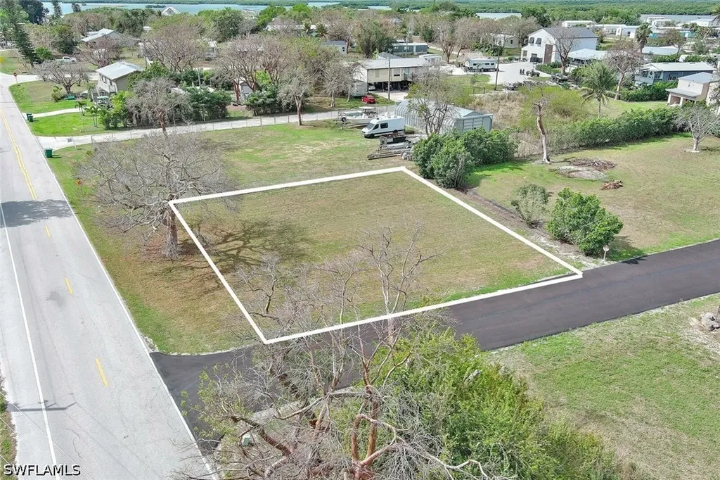 261 Smallwood Drive Chokoloskee FL 34138