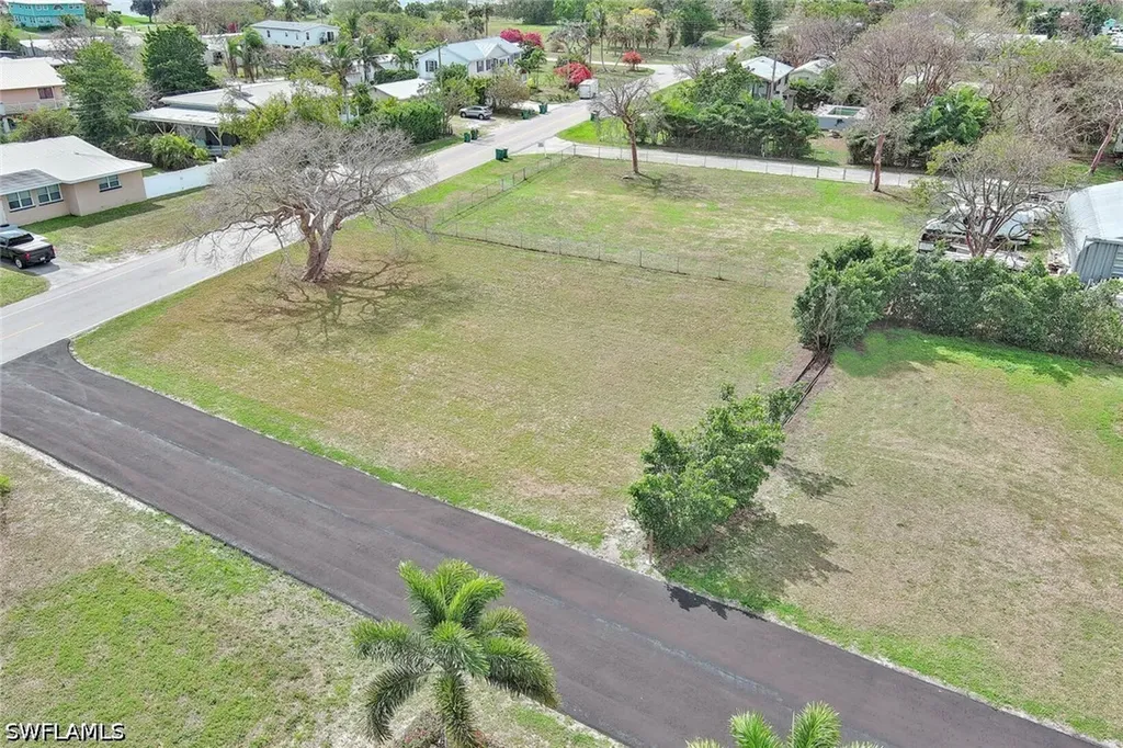 261 Smallwood Drive Chokoloskee FL 34138