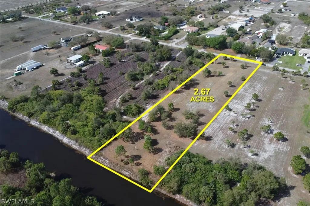 Xxxx 22nd Street NE Naples FL 34120