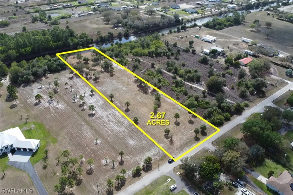 Xxxx 22nd Street NE Naples FL 34120
