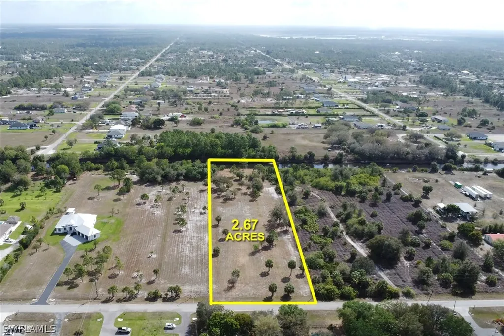 Xxxx 22nd Street NE Naples FL 34120