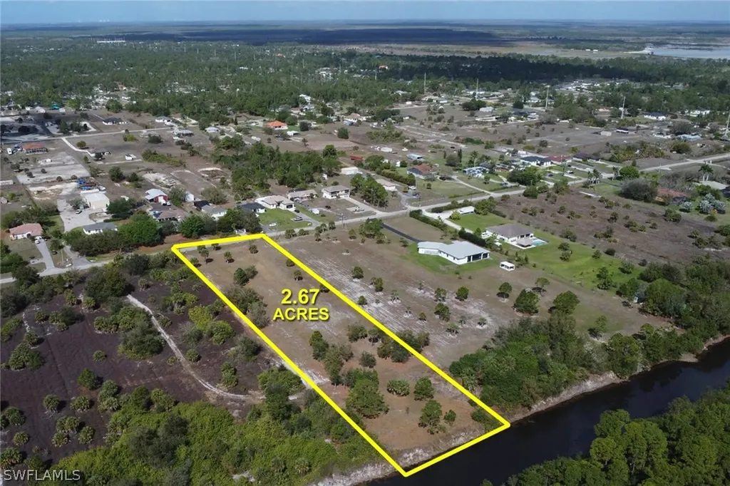 Xxxx 22nd Street NE Naples FL 34120