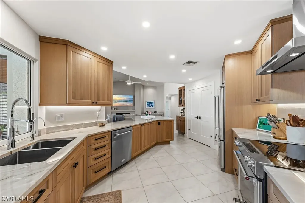 4724 Riverside Drive Estero FL 33928