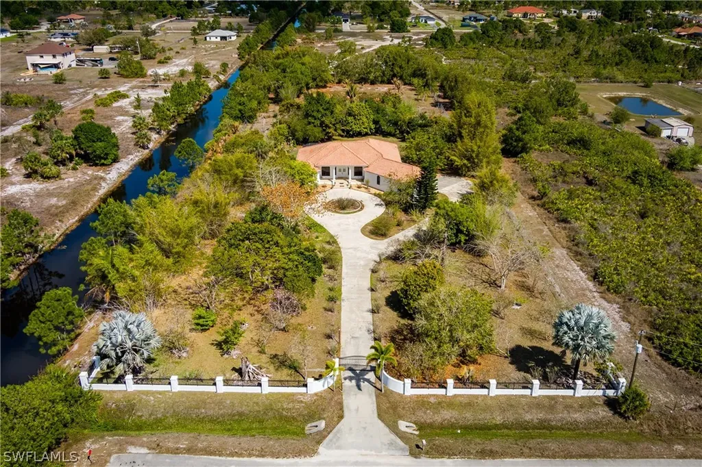 3901 60th Avenue NE Naples FL 34120