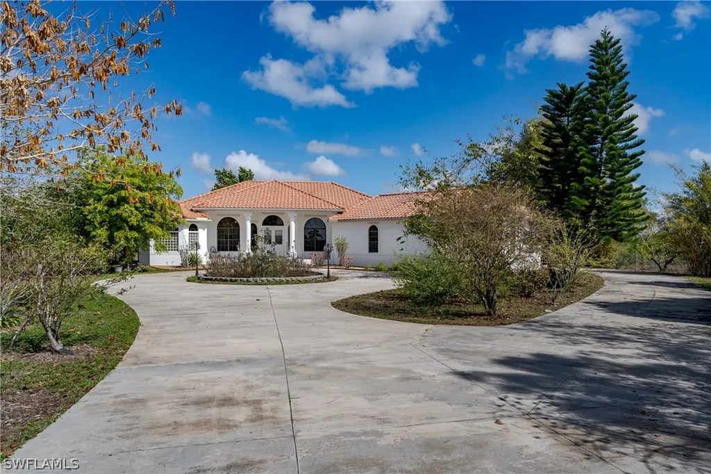 3901 60th Avenue NE Naples FL 34120