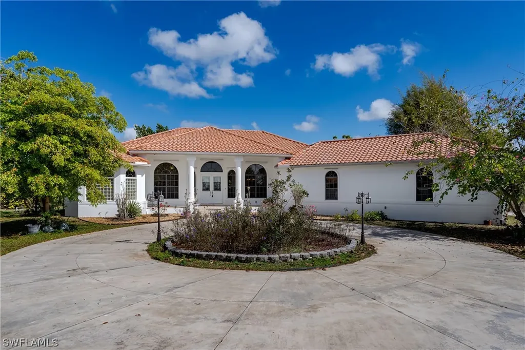 3901 60th Avenue NE Naples FL 34120