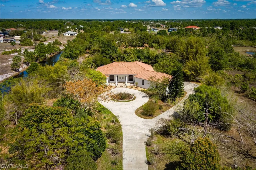 3901 60th Avenue NE Naples FL 34120