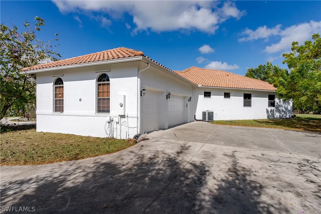 3901 60th Avenue NE Naples FL 34120