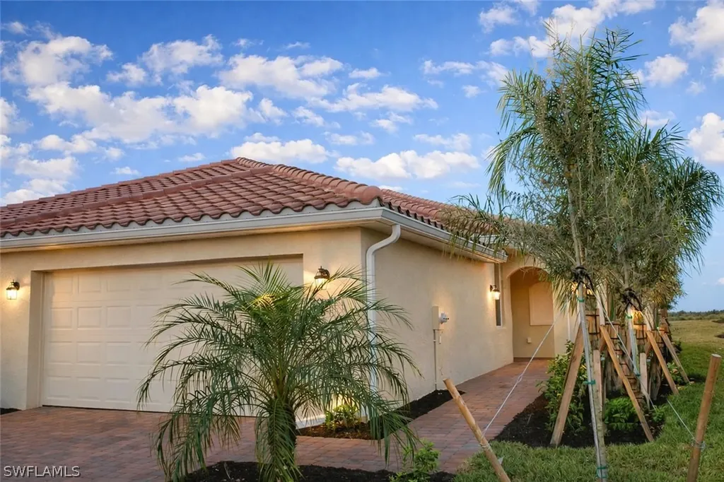2681 Vine Avenue Naples FL 34120