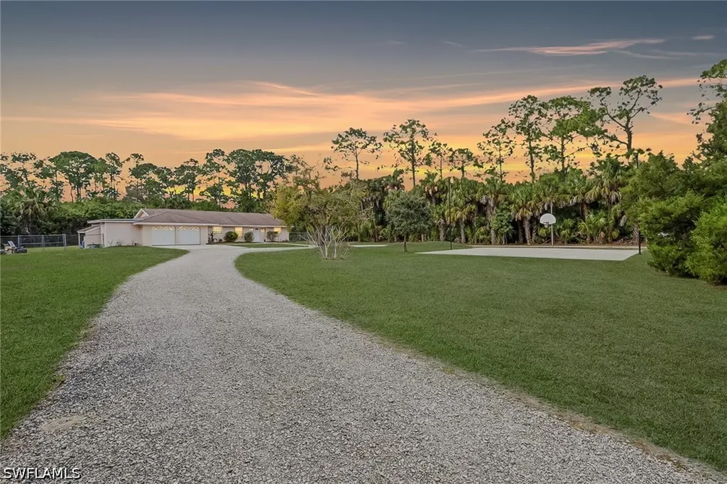 Naples FL, 501 11TH Street NW