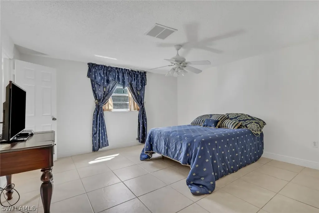 501 11th Street NW Naples FL 34120